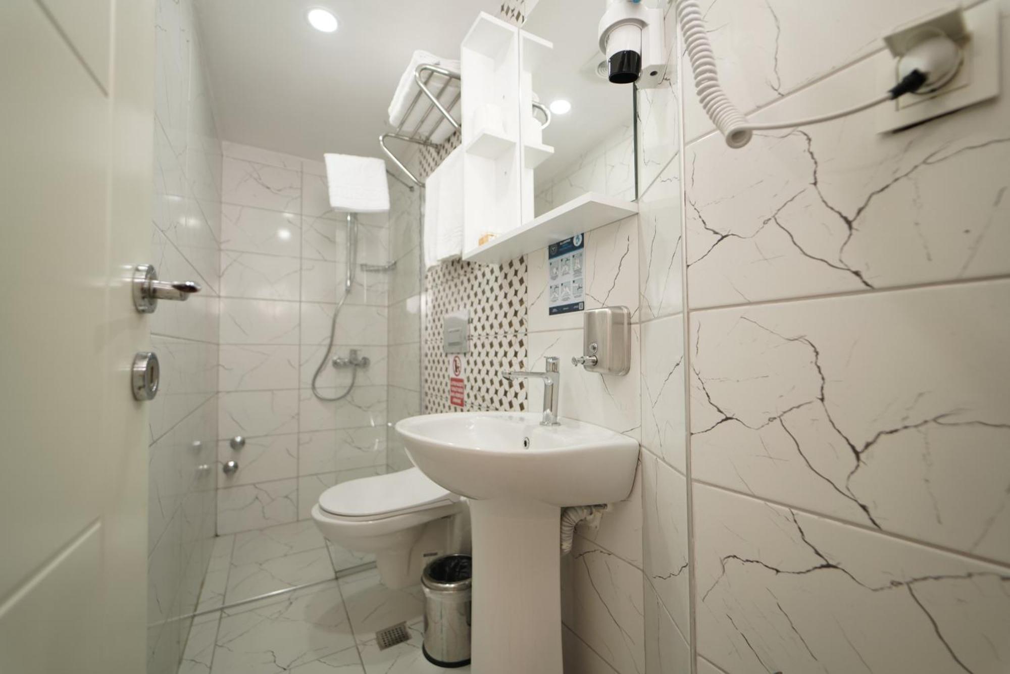 Deniz Boutique Hotel Antalia Esterno foto